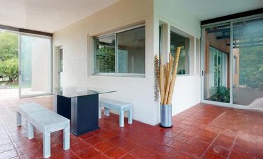 Casa en venta - 3 Dormitorios 4 Baños - Cochera - 3.650mts2 - La Plata