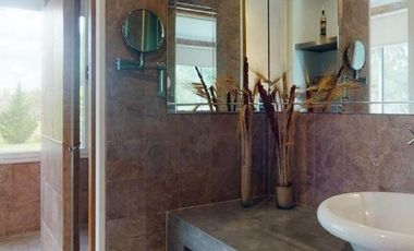 Casa en venta - 3 Dormitorios 4 Baños - Cochera - 3.650mts2 - La Plata