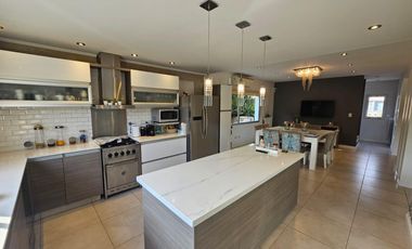 Casa en venta la horqueta de Echeverría Canning