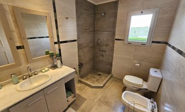Casa en venta la horqueta de Echeverría Canning
