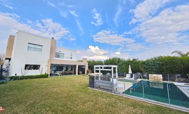 Casa en venta la horqueta de Echeverría Canning