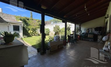 Casa con Jardin en Venta - 327 m² de Terreno y 279 m² Cubiertos
