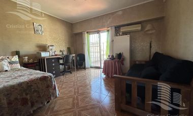Casa con Jardin en Venta - 327 m² de Terreno y 279 m² Cubiertos