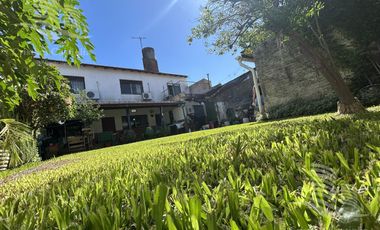 Casa con Jardin en Venta - 327 m² de Terreno y 279 m² Cubiertos