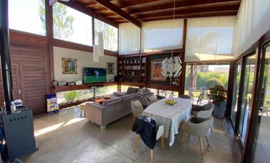 Casa en venta - 3 Dormitorios 3 Baños - 1000Mts2 - El Cantón, Escobar