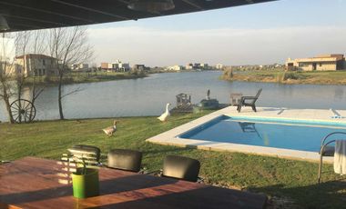 Casa en venta - 3 Dormitorios 3 Baños - 1000Mts2 - El Cantón, Escobar