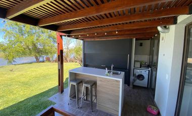 Casa en venta - 3 Dormitorios 3 Baños - 1000Mts2 - El Cantón, Escobar