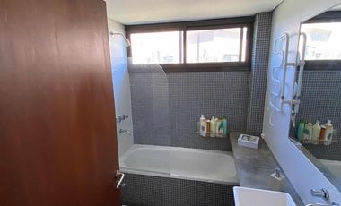 Casa en venta - 3 Dormitorios 3 Baños - 1000Mts2 - El Cantón, Escobar