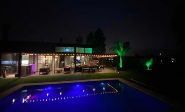 Casa en venta - 3 Dormitorios 3 Baños - 1000Mts2 - El Cantón, Escobar