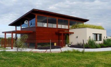 Casa en venta - 3 Dormitorios 3 Baños - 1000Mts2 - El Cantón, Escobar