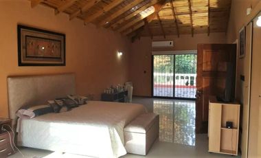 Venta Gran Casa Con Pileta En Maschwitz