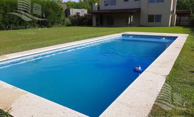 Venta - Casa 4 Ambientes, Jardin, Pileta - Santa Catalina, Villanueva, Tigre