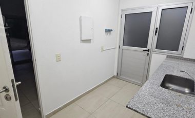 Venta - Casa 4 Ambientes, Jardin, Pileta - Santa Catalina, Villanueva, Tigre