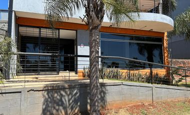 2 Locales Comerciales en Costanera N° 5358