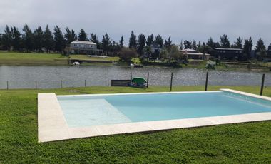 Casa en venta-El Cazal-Escobar-Laguna-4 ambientes-Toma departamento en capital o Escobar