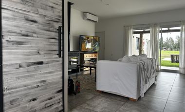 Casa en venta-El Cazal-Escobar-Laguna-4 ambientes-Toma departamento en capital o Escobar