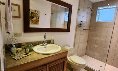 En venta casa poblado, sector san lucas