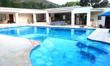 CASA  CLUB CAMPESTRE - CONDOMINIO ENTREPUENTES - APULO CUNDINAMARCA