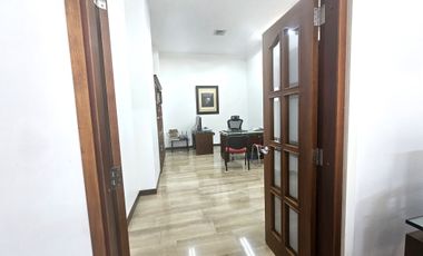 Oficina O Consultorios En Alquiler El Peñon Cali