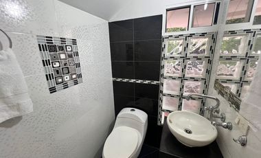 VENDEMOS CASA CAMPESTRE UBICADA EN BAJO DAPA