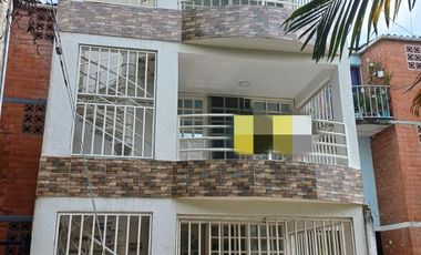 Se Vende Casa En Ciudad Del Campo De 3 Pisos Totalmente Independiente Ideal Para Inversionistas