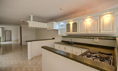 Cali, Vendo Casa Tres Pisos Dos Apartamentos Barrio Chapinero