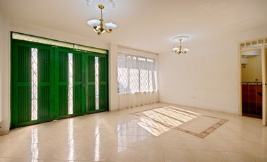 Cali, Vendo Casa Tres Pisos Dos Apartamentos Barrio Chapinero