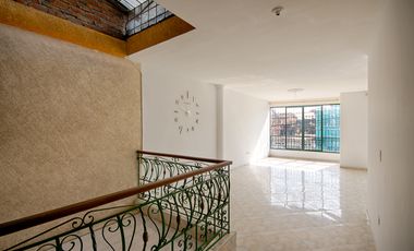 Cali, Vendo Casa Tres Pisos Dos Apartamentos Barrio Chapinero