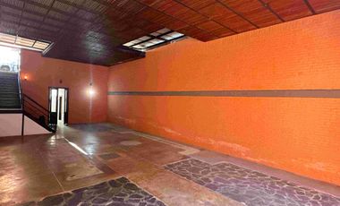 Local Amplio En Arriendo Barrio El Peñon