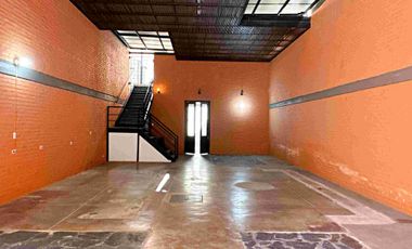 Local Amplio En Arriendo Barrio El Peñon