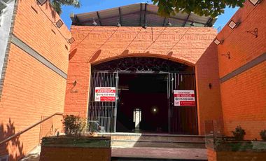 Local Amplio En Arriendo Barrio El Peñon