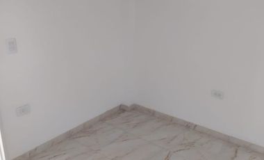 PH de tres ambientes con patio a la venta en Wilde