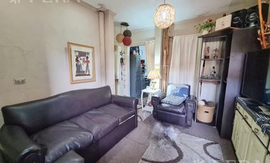 Venta de Casa 5 ambientes con cochera, ideal 2 flias en Wilde (31702)