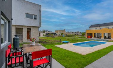 Barrio Tierras del Mar, casa 4 ambientes