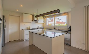 Barrio Tierras del Mar, casa 4 ambientes