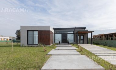 CASA en VENTA Barrio Privado Lares de Canning
