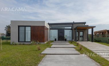 CASA en VENTA Barrio Privado Lares de Canning