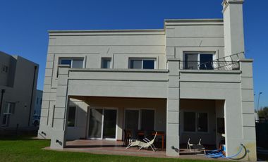 Excelente Casa en Venta en Acacias!!