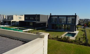 Excelente Casa en Venta en Acacias!!