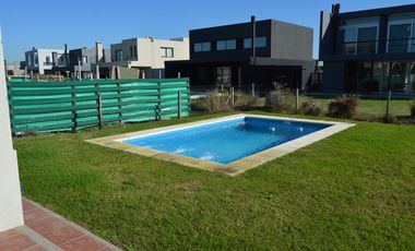 Excelente Casa en Venta en Acacias!!