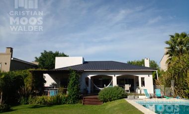 Casa en Venta de  4 ambientes- Alamo Alto-