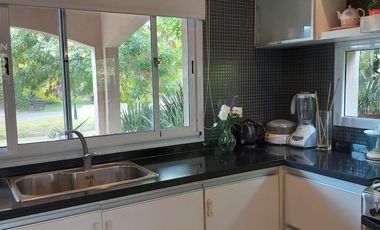 Casa en Venta de  4 ambientes- Alamo Alto-