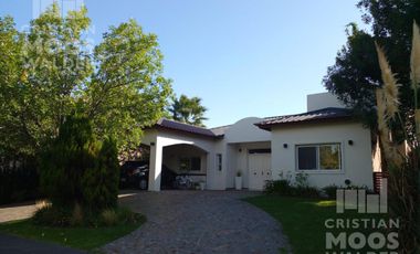 Casa en Venta de  4 ambientes- Alamo Alto-