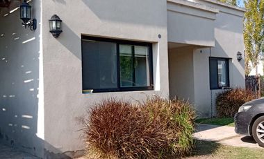 Casa a la venta en  San Alfonso Pilar del Este. Zona norte Pilar.
