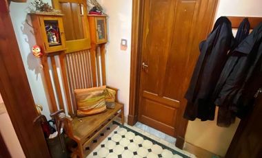 Chalet de 4 ambientes en barrio ingles.