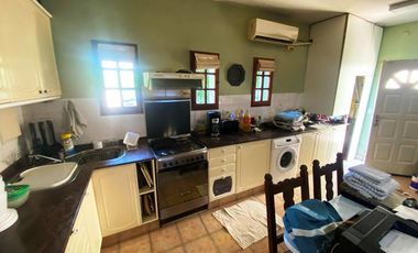 Chalet de 4 ambientes en barrio ingles.