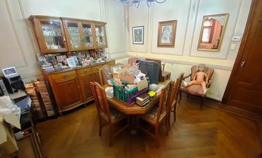 Chalet de 4 ambientes en barrio ingles.