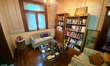 Chalet de 4 ambientes en barrio ingles.