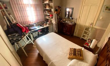 Chalet de 4 ambientes en barrio ingles.