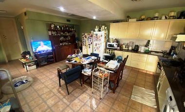 Chalet de 4 ambientes en barrio ingles.